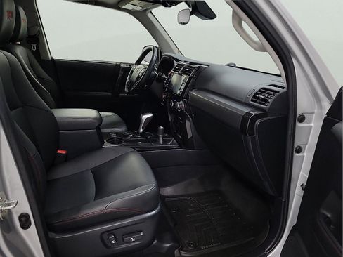 Certified 2024 Toyota 4Runner TRD Off-Road Premium w/ Moonroof Package AWD/4WD image 16