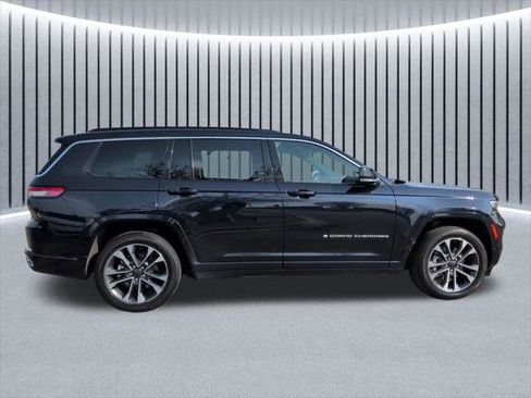 Certified 2024 Jeep Grand Cherokee L Overland AWD/4WD image 3