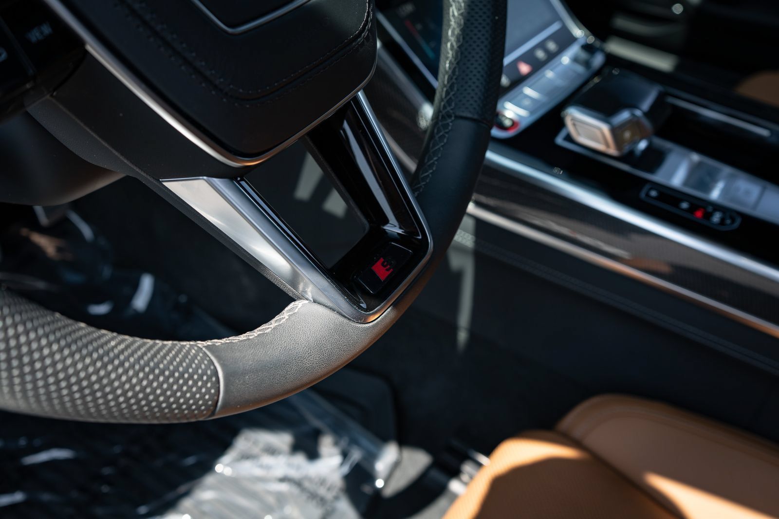 Used 2024 Audi S8 AWD/4WD image 30