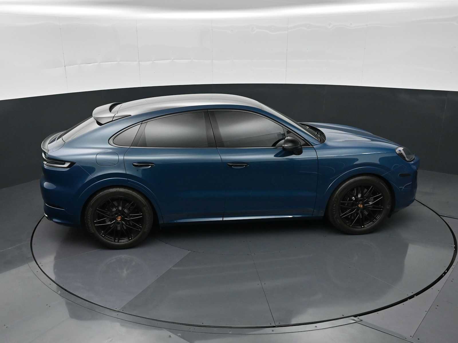 Certified 2026 Porsche Cayenne GTS AWD/4WD image 35