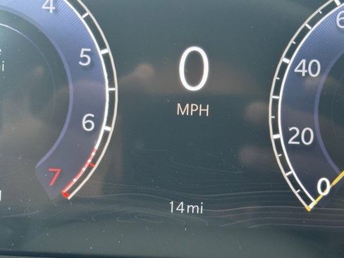 New 2025 Jeep Grand Cherokee Limited w/ Luxury Tech Group II image 15