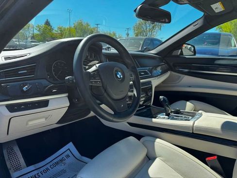 Used 2014 BMW 750i RWD image 11