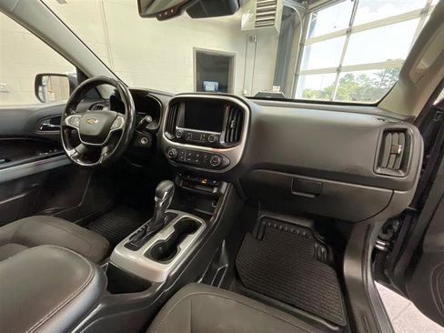Used 2022 Chevrolet Colorado LT w/ Fleet Safety Package image 22