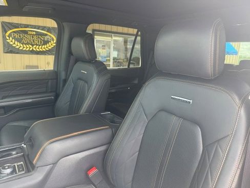 Used 2023 Ford Expedition Platinum AWD/4WD image 10