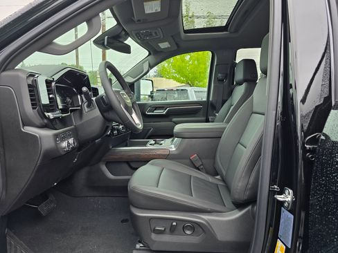 New 2025 GMC Sierra 3500 SLT w/ SLT Premium Package image 19