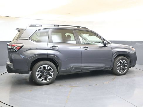 Used 2025 Subaru Forester Premium AWD/4WD image 6