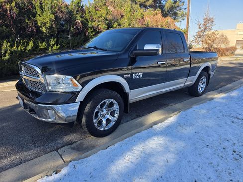 Used 2014 RAM 1500 Laramie w/ Convenience Group image 2