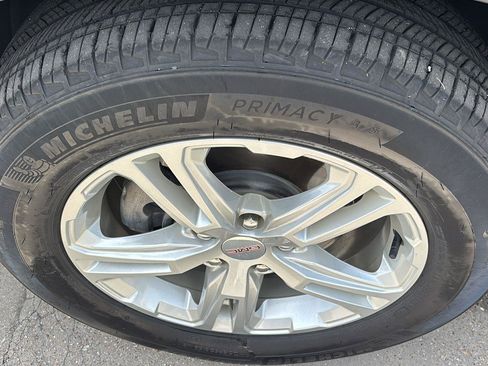 Used 2023 GMC Terrain SLE FWD image 12