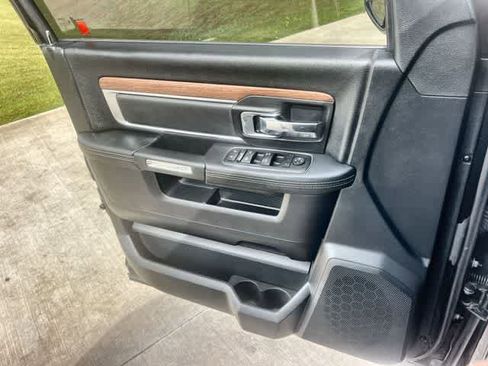 Used 2016 RAM 1500 Laramie w/ Convenience Group AWD/4WD image 30