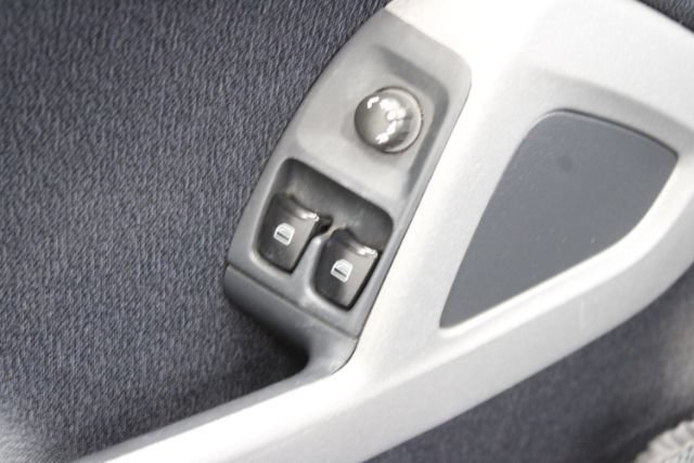 Used 2012 smart fortwo passion RWD image 9