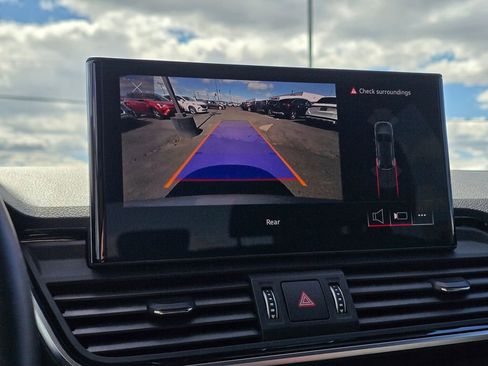 Used 2023 Audi Q5 2.0T Premium w/ Convenience Package image 28