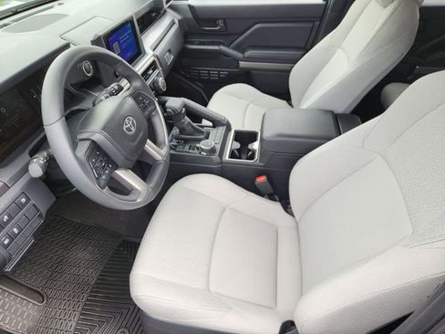 Certified 2025 Toyota 4Runner SR5 AWD/4WD image 11