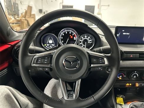 Used 2025 MAZDA MX-5 Miata Club w/ Weather Package image 15