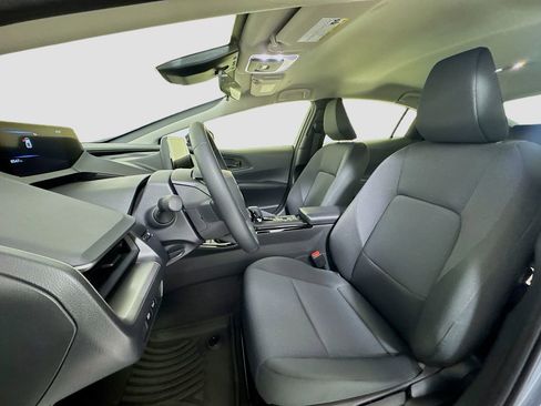 Used 2024 Toyota Prius LE image 8