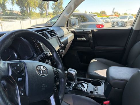 Used 2024 Toyota 4Runner TRD Off-Road Premium w/ Moonroof Package AWD/4WD image 5