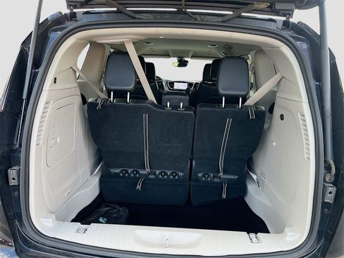 Used 2024 Chrysler Pacifica Select image 27