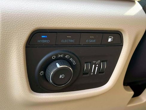 Used 2022 Jeep Grand Cherokee Limited 4xe image 20