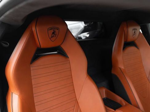 Used 2026 Lamborghini Revuelto AWD/4WD image 30