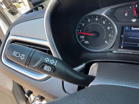 Used 2023 Chevrolet Equinox LS w/ LS Convenience Package FWD image 23