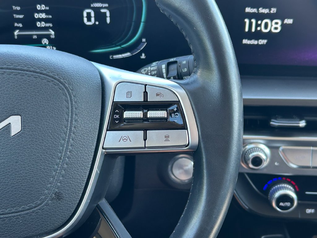 Used 2025 Kia Telluride S FWD image 38