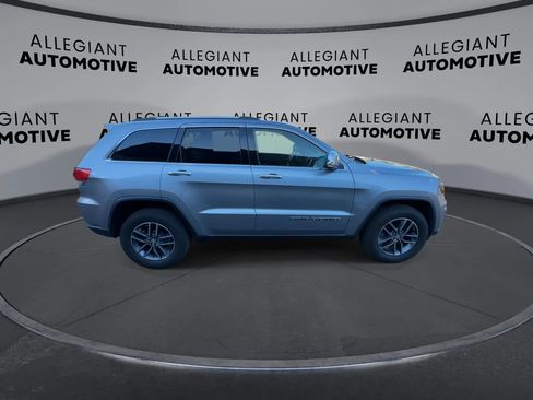 Used 2017 Jeep Grand Cherokee Limited w/ Luxury Group II AWD/4WD image 10
