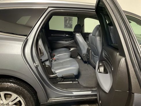 Used 2019 Buick Enclave Essence image 35