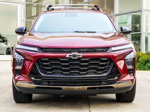 Used 2024 Chevrolet Trax ACTIV w/ Sunroof Package FWD image 7