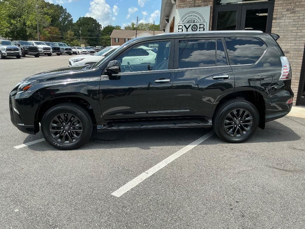Used 2022 Lexus GX 460 Premium w/ Premium Package AWD/4WD image 2