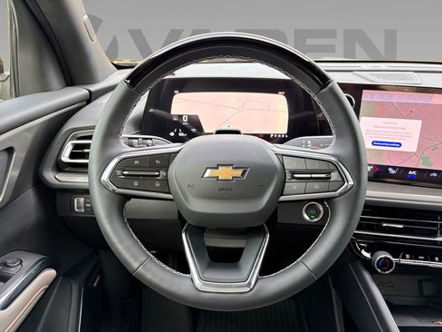 New 2025 Chevrolet Traverse LT w/ Enhanced Driving Package image 11