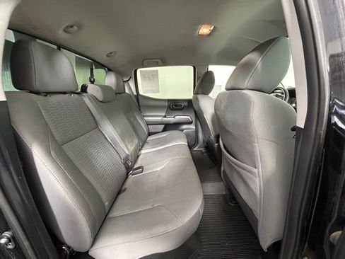 Used 2016 Toyota Tacoma SR5 w/ SR5 Appearance Package (SN) image 10