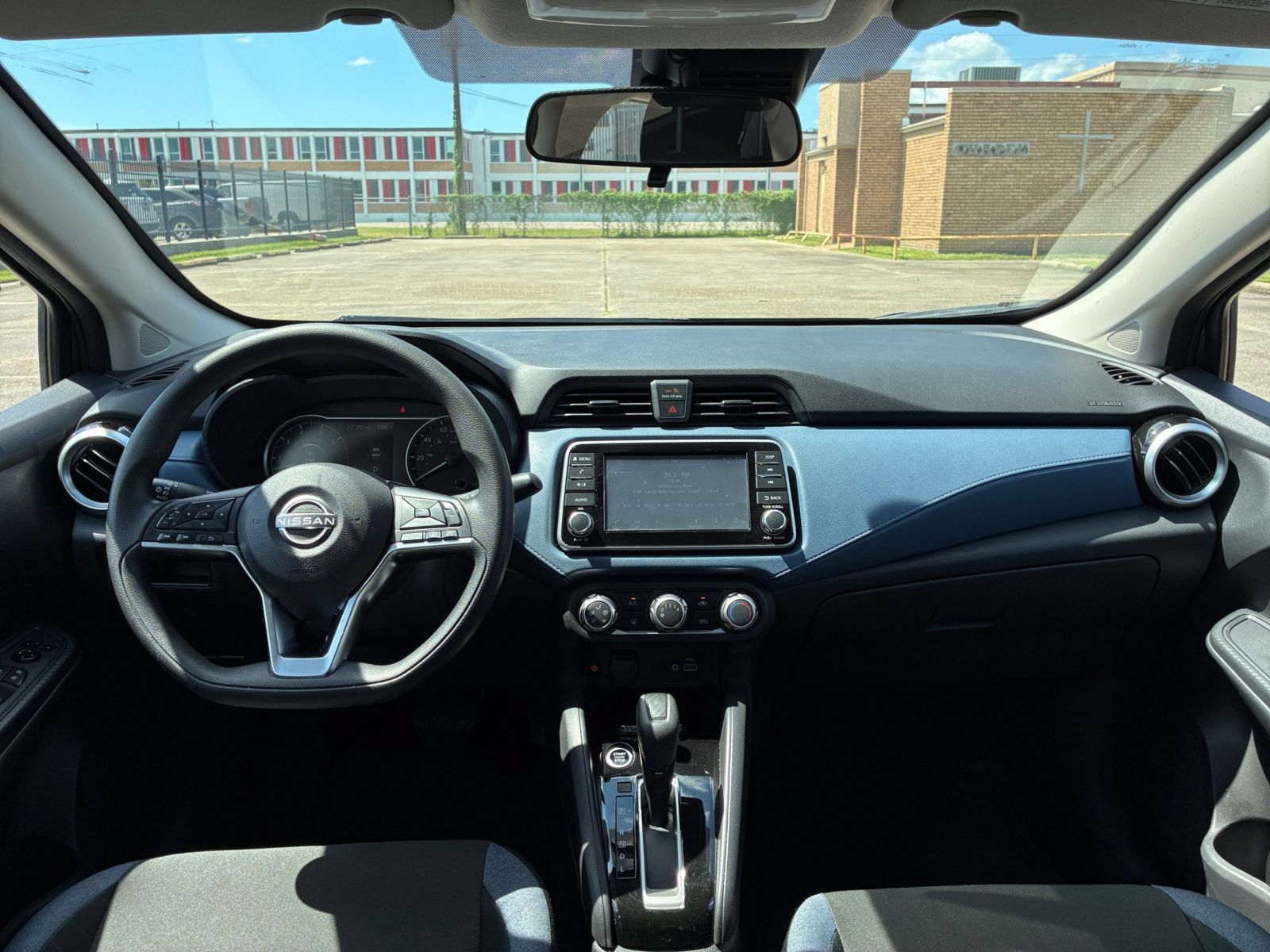 Used 2025 Nissan Versa SV FWD image 30