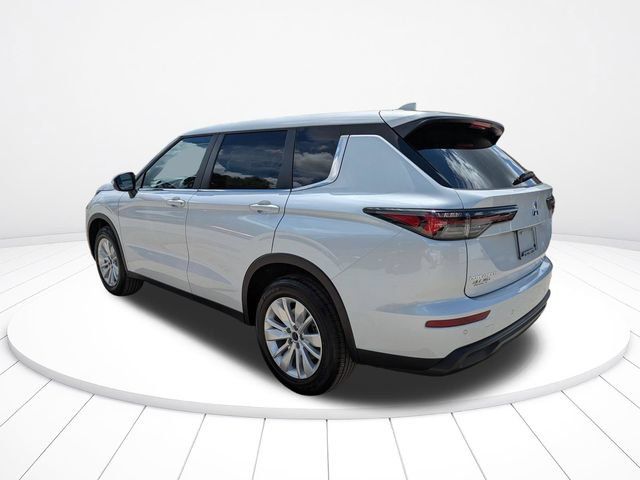 New 2026 Mitsubishi Outlander ES FWD image 6