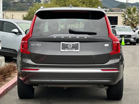 Used 2023 Volvo XC90 T8 Plus image 7