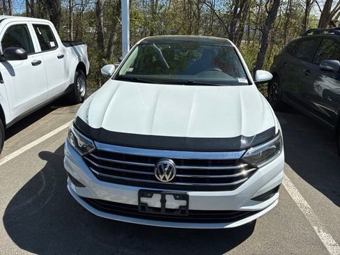 Used 2019 Volkswagen Jetta SEL FWD image 2