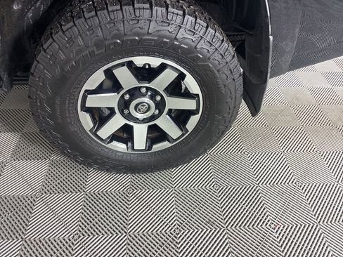 Used 2018 Toyota 4Runner TRD Off-Road Premium image 8