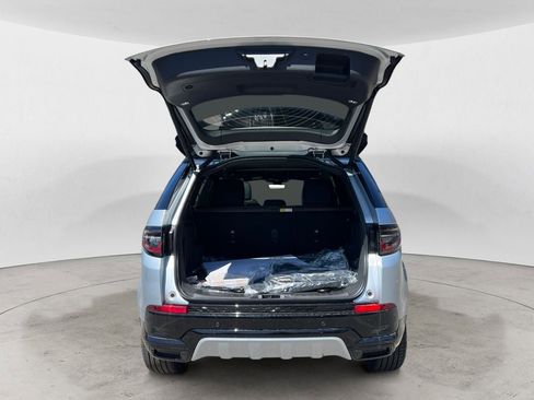 New 2025 Land Rover Discovery Sport Dynamic SE image 29