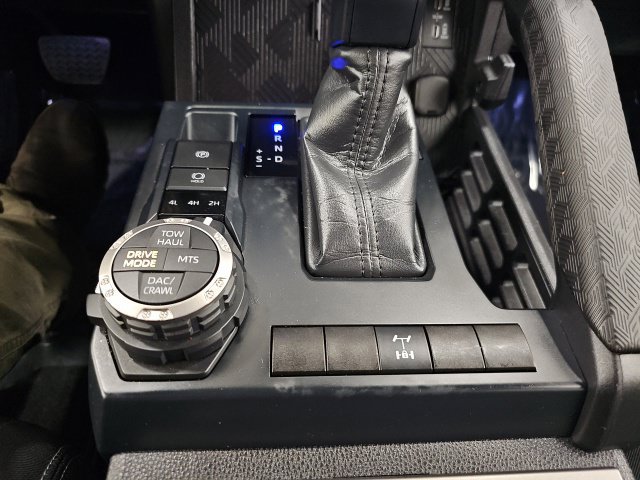 Certified 2025 Toyota Tacoma TRD Off-Road AWD/4WD image 23