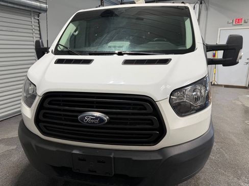 Used 2019 Ford Transit 250 130 Low Roof RWD image 3