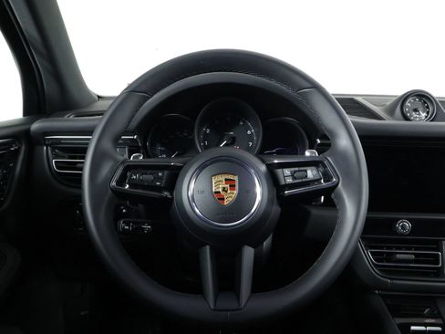 Certified 2026 Porsche Macan AWD/4WD image 12