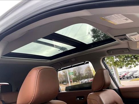 Certified 2025 Nissan Pathfinder Platinum w/ Cargo Package FWD image 25