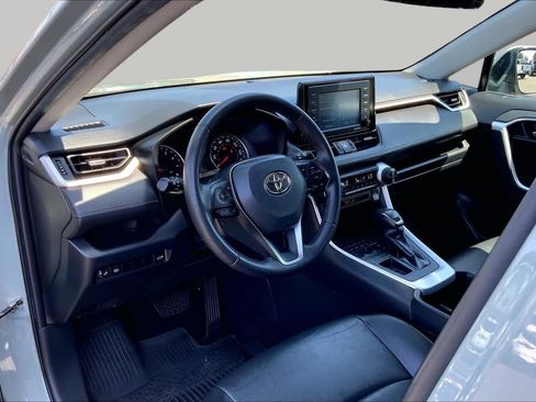 Used 2022 Toyota RAV4 XLE Premium FWD image 17