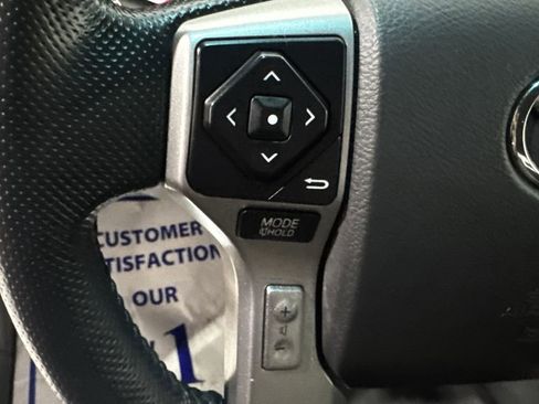 Used 2015 Toyota Tacoma SR5 w/ SR5 Package image 5