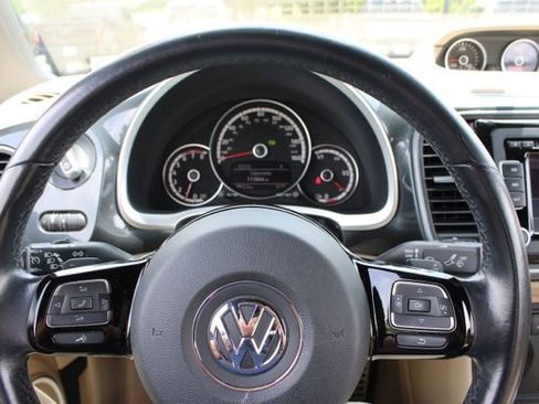 Used 2013 Volkswagen Beetle Turbo 60's Edition FWD image 3
