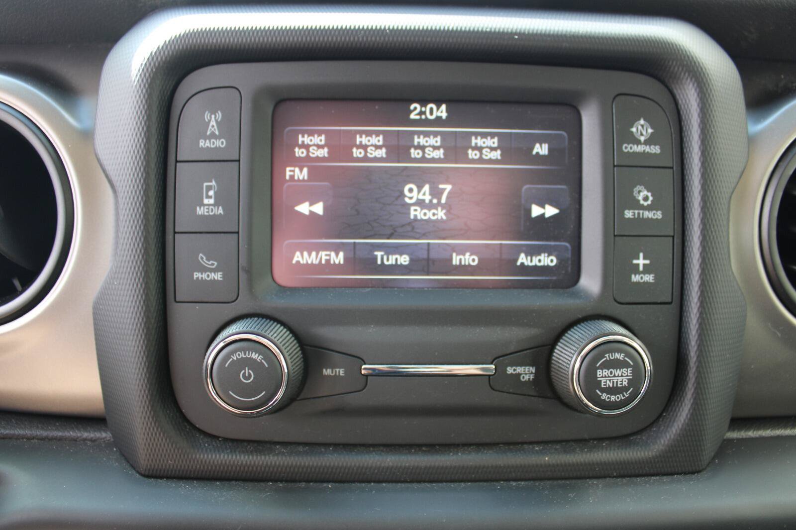 Used 2018 Jeep Wrangler Unlimited Sport AWD/4WD image 17