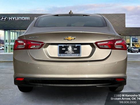 Used 2022 Chevrolet Malibu LT image 4