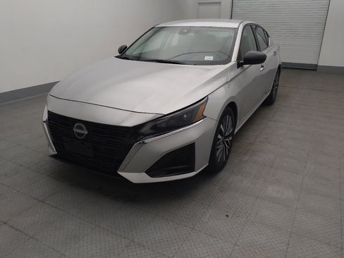 Used 2024 Nissan Altima 2.5 SV image 15