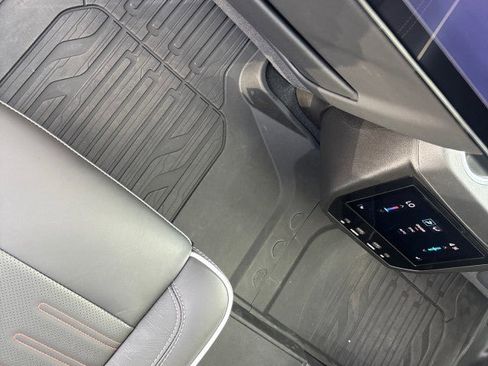 New 2026 GMC Yukon AT4 Ultimate w/ LPO, Floor Liner Package AWD/4WD image 34