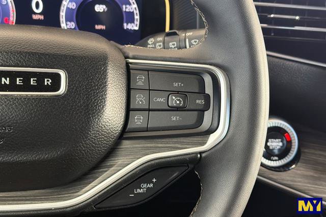 Used 2024 Jeep Wagoneer Series II w/ Flexible Seating Group RWD image 31