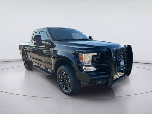 Used 2022 Ford F250 Lariat AWD/4WD image 1