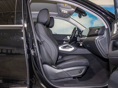 Used 2026 Mercedes-Benz GLS 450 4MATIC image 21